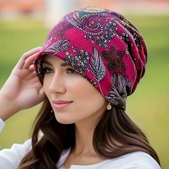 Accessories - NWOT Bohemian Flower Print Versatile Slouchie Beanie